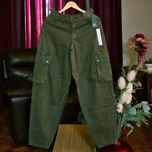 OLIVE GREEN CARGO PANTS